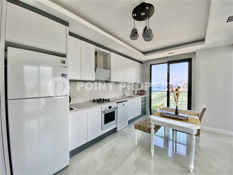 Furnished three-room apartment, 85m², on the first coastline in Mahmutlar, Alanya-id-2412-photo-5