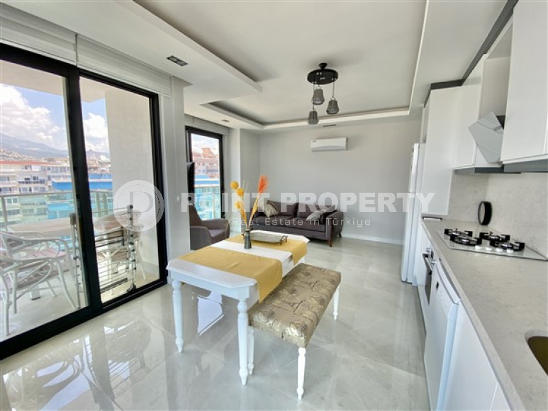 Furnished three-room apartment, 85m², on the first coastline in Mahmutlar, Alanya-id-2412-photo-7