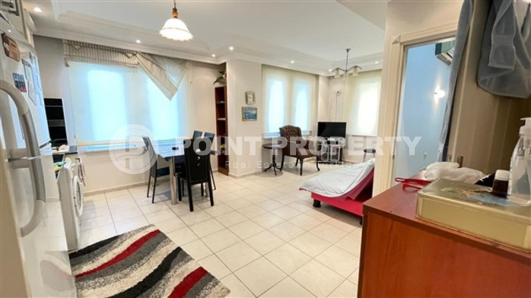 Просторная квартира с одной спальней, 60м², в центре Алании в комплексе с бассейном-id-2415-фото-4