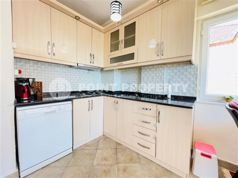 Furnished apartment 1+1, 70m², in a complex with a swimming pool 100m from the sea in Oba, Alanya.-id-2417-photo-5