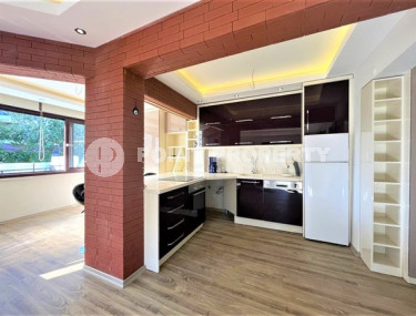 Elegant apartment 1+1, 70m², in an urban building, 100m from the sea in the center of Alanya-id-2426-photo-3