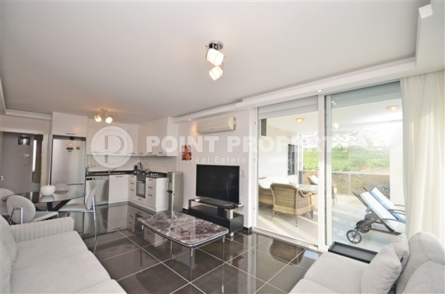 Апартаменты с двумя спальнями, 110м², в 200м от моря в элитном районе Каргыджак, Алания-id-2434-фото-3