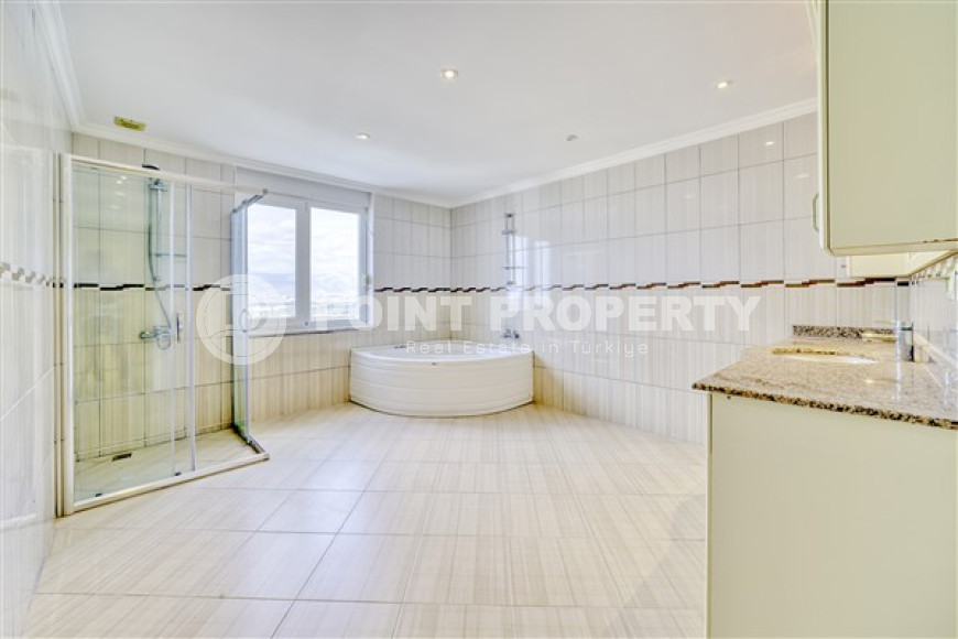 Просторный пентхаус 4+1 с личной сауной, 268 м², в 1200 м от моря в Махмутларе, Аланья-id-2439-фото-11