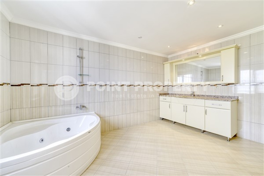 Просторный пентхаус 4+1 с личной сауной, 268 м², в 1200 м от моря в Махмутларе, Аланья-id-2439-фото-12