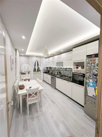 Трёхкомнатные апартаменты с отдельной кухней, 180 м², в современном комплексе с инфраструктурой в Джикджилли, Аланья-id-2440-фото-9