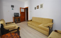 Apartment in a Turkish house with three bedrooms in the center of Alanya-id-2442-photo-3