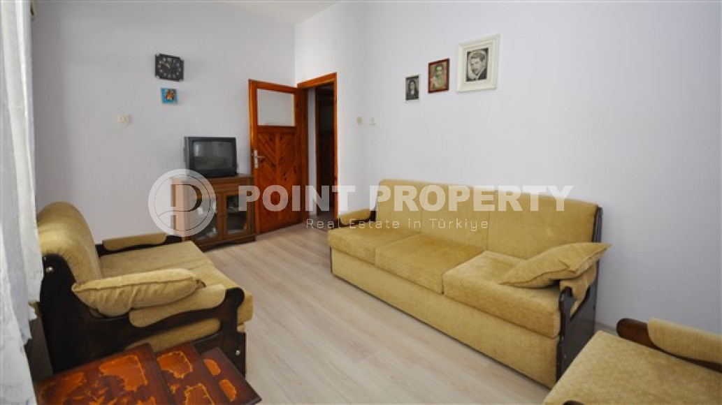 Apartment in a Turkish house with three bedrooms in the center of Alanya-id-2442-photo-3