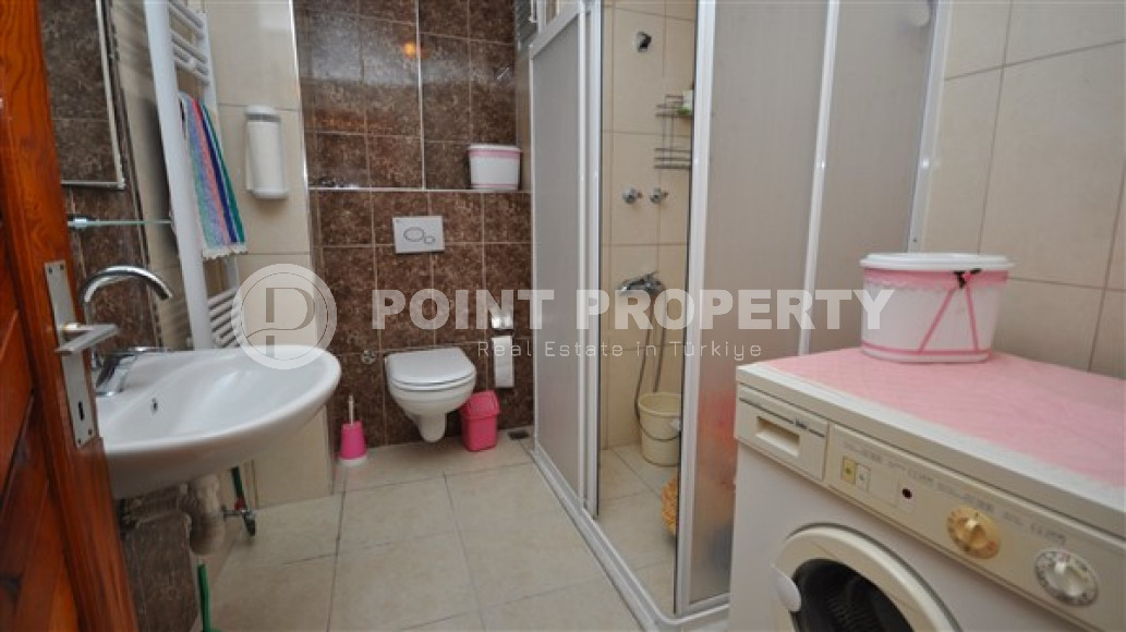 Apartment in a Turkish house with three bedrooms in the center of Alanya-id-2442-photo-11