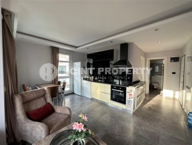 Ready to move in, one bedroom apartment, 60m², 150m from the sea in Alanya - Oba-id-2446-photo-4
