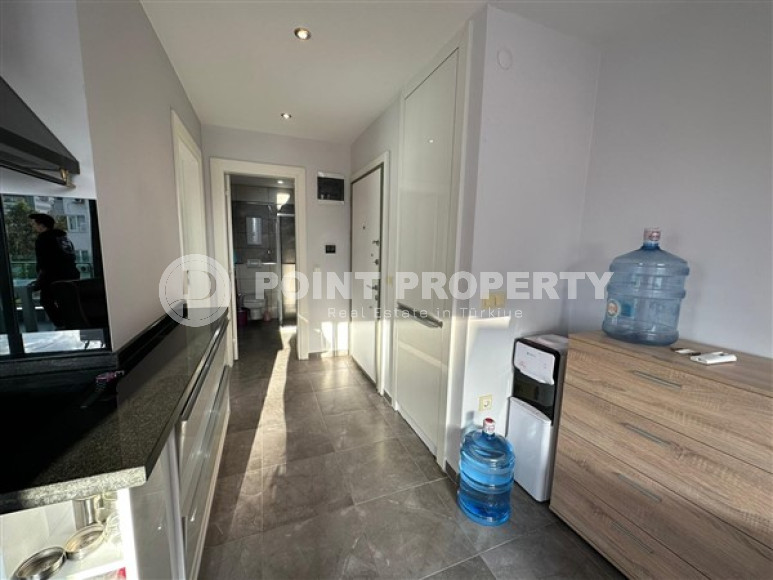 Ready to move in, one bedroom apartment, 60m², 150m from the sea in Alanya - Oba-id-2446-photo-6