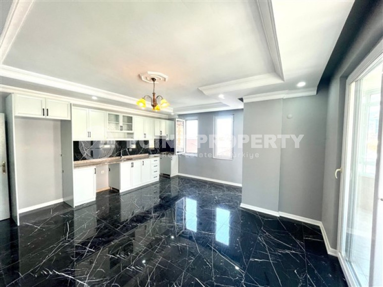 Apartment 2+1, 115 sq. m, newly renovated 850 m from the sea, Alanya Center-id-2457-photo-4