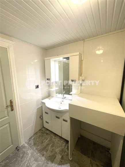 Apartment 2+1, 115 sq. m, newly renovated 850 m from the sea, Alanya Center-id-2457-photo-14