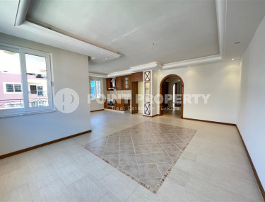 Apartment 2+1 in a complex on the first coastline in Mahmutlar, 125m2-id-1212-photo-3