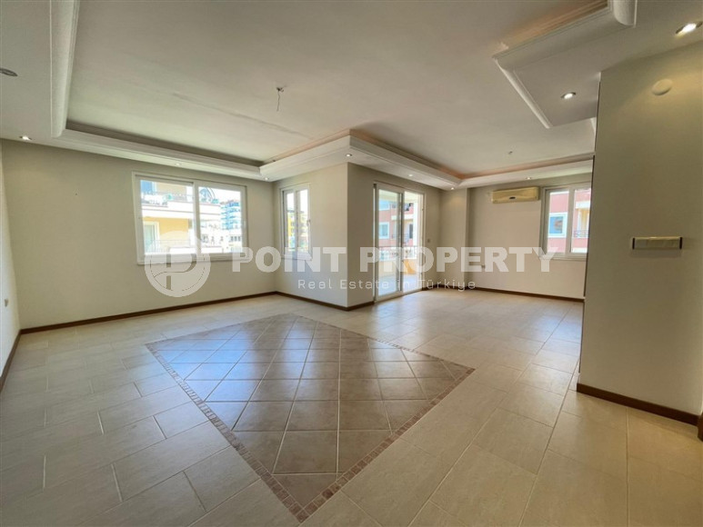 Apartment 2+1 in a complex on the first coastline in Mahmutlar, 125m2-id-1212-photo-4