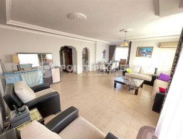 Cozy four-room penthouse, 150 m², with separate kitchen, in the center of Alanya, 250 meters from the sea-id-2464-photo-2