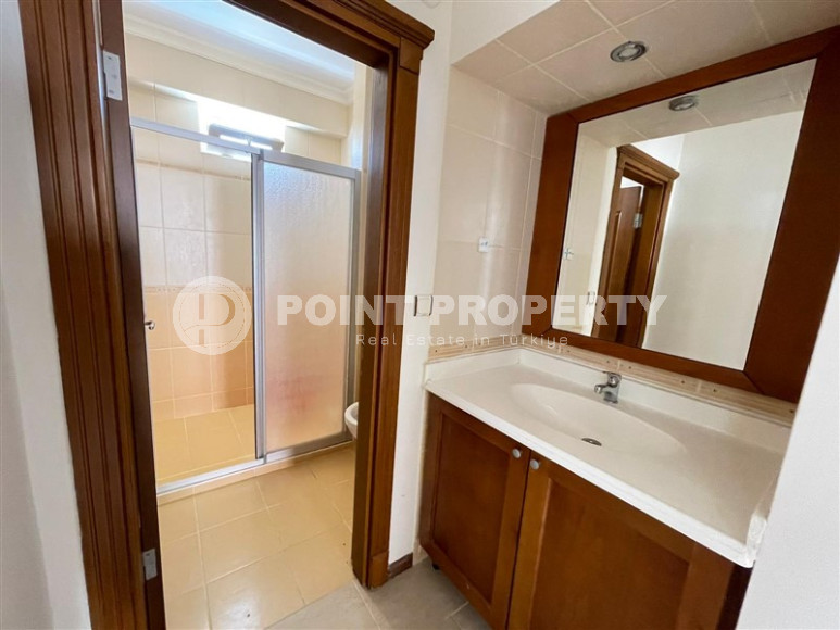 Apartment 2+1 in a complex on the first coastline in Mahmutlar, 125m2-id-1212-photo-9