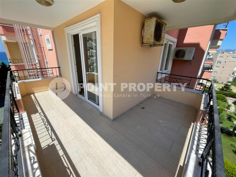 Apartment 2+1 in a complex on the first coastline in Mahmutlar, 125m2-id-1212-photo-11