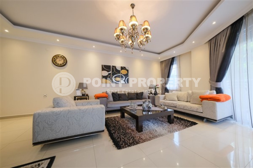 Furnished two-bedroom apartment, 140m², in the center of Alanya, on the first coastline-id-2470-photo-10