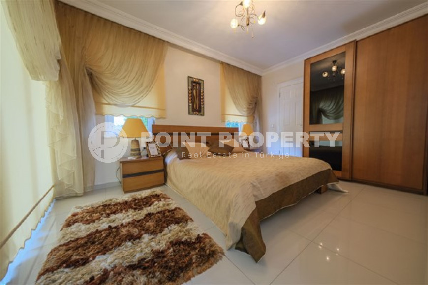 Furnished two-bedroom apartment, 140m², in the center of Alanya, on the first coastline-id-2470-photo-29