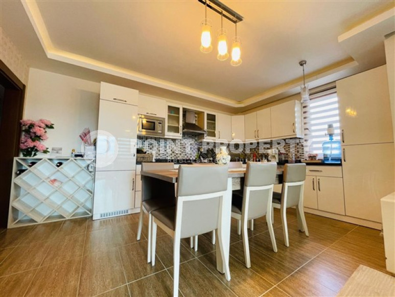 Просторный меблированный дуплекс-пентхаус, 230м², с пятью спальнями в 800м от моря в районе Оба.-id-2471-фото-3