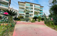 Spacious furnished duplex penthouse, 230m², with five bedrooms 800m from the sea in the Oba area.-id-2471-photo-30