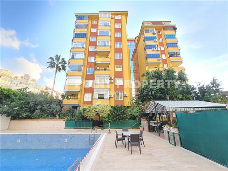 Apartment 2+1 with two balconies at an affordable price, 700 m from the sea, Alanya Center-id-2489-photo-1