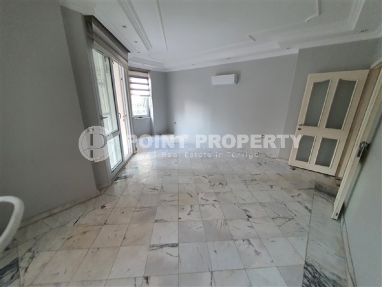 Apartment 2+1 with two balconies at an affordable price, 700 m from the sea, Alanya Center-id-2489-photo-6