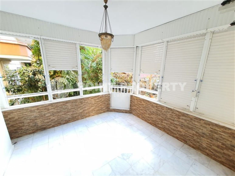 Apartment 2+1 with two balconies at an affordable price, 700 m from the sea, Alanya Center-id-2489-photo-11