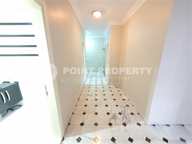 Apartment 2+1 with two balconies at an affordable price, 700 m from the sea, Alanya Center-id-2489-photo-13