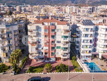 Budget resale property: penthouse 4+1, 170m², on the first coastline in the center of Mahmutlar-id-2493-photo-2