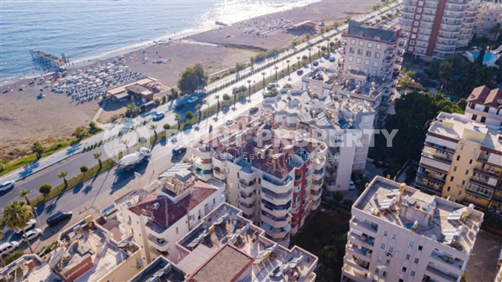 Budget resale property: penthouse 4+1, 170m², on the first coastline in the center of Mahmutlar-id-2493-photo-6