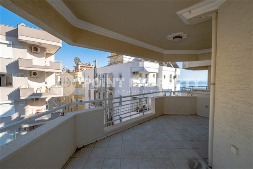 Budget resale property: penthouse 4+1, 170m², on the first coastline in the center of Mahmutlar-id-2493-photo-16