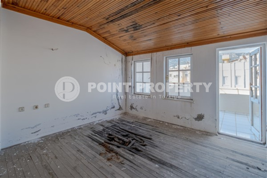 Budget resale property: penthouse 4+1, 170m², on the first coastline in the center of Mahmutlar-id-2493-photo-21