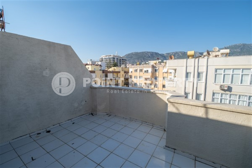 Budget resale property: penthouse 4+1, 170m², on the first coastline in the center of Mahmutlar-id-2493-photo-23