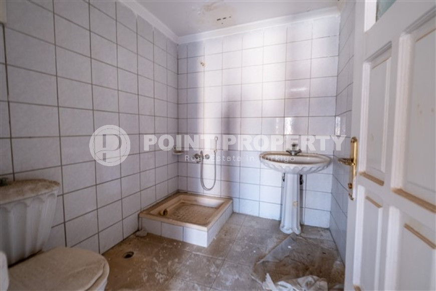 Budget resale property: penthouse 4+1, 170m², on the first coastline in the center of Mahmutlar-id-2493-photo-25