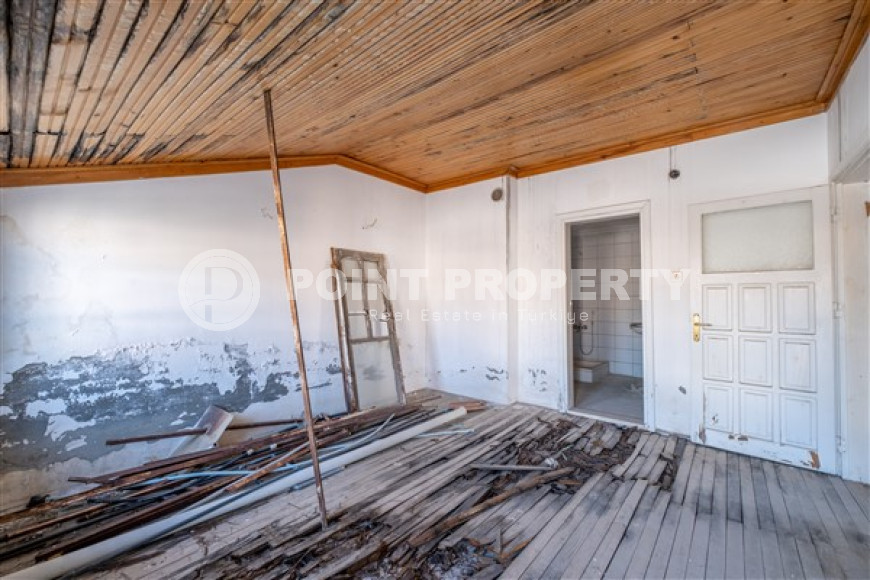 Budget resale property: penthouse 4+1, 170m², on the first coastline in the center of Mahmutlar-id-2493-photo-27