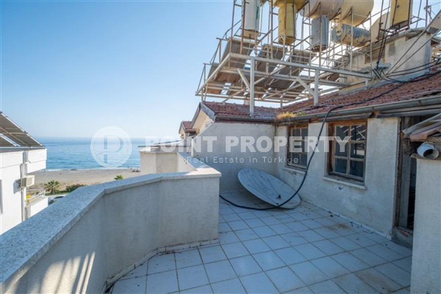 Budget resale property: penthouse 4+1, 170m², on the first coastline in the center of Mahmutlar-id-2493-photo-29