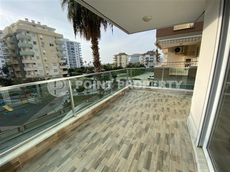Two bedroom apartment, 100m², 350m from the sea in the western part of Mahmutlar, Alanya-id-2500-photo-8