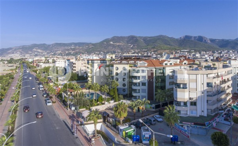 Stylish four-bedroom penthouse, 170 m², on the first coastline in the Alanya area - Lower Oba.-id-2502-photo-2