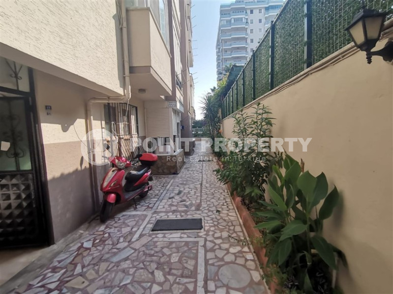 Three-room apartment with 2+1 layout, 100 m2 in Alanya, in the popular Mahmutlar area. Only 250 m to the sea.-id-1217-photo-8