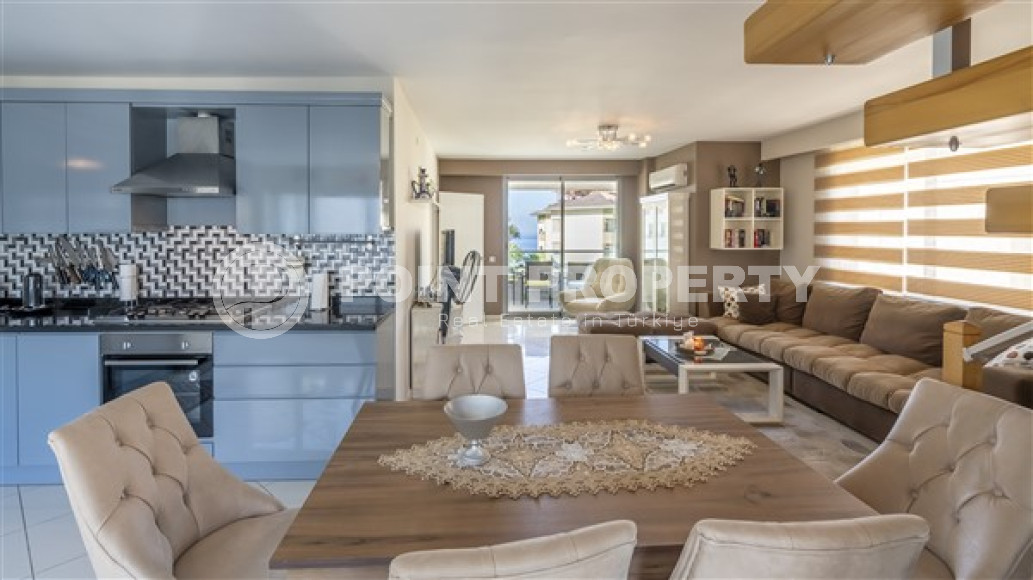 Stylish four-bedroom penthouse, 170 m², on the first coastline in the Alanya area - Lower Oba.-id-2502-photo-7