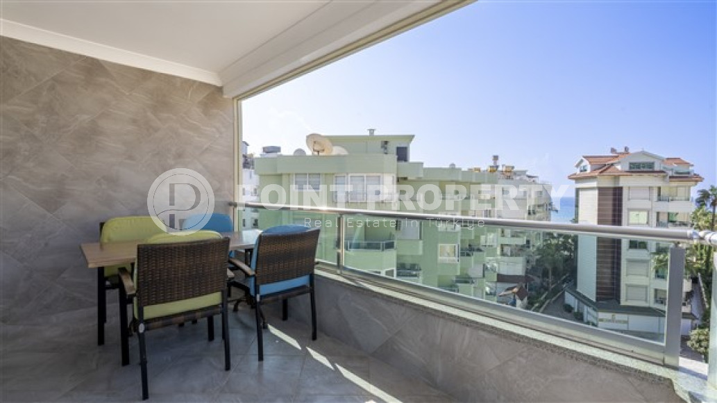 Stylish four-bedroom penthouse, 170 m², on the first coastline in the Alanya area - Lower Oba.-id-2502-photo-14