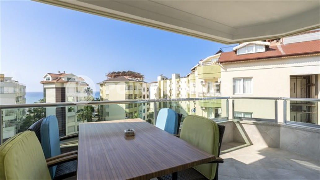 Stylish four-bedroom penthouse, 170 m², on the first coastline in the Alanya area - Lower Oba.-id-2502-photo-15