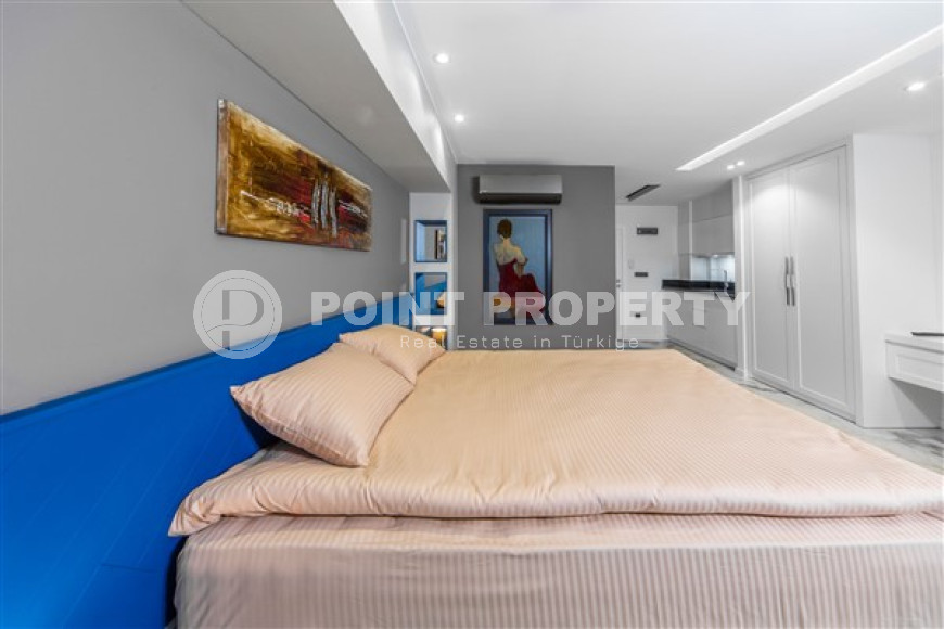 Two luxury apartments: penthouse 4+1 and studio 0+1, 180m², 250m from the sea in Oba, Alanya-id-2504-photo-14