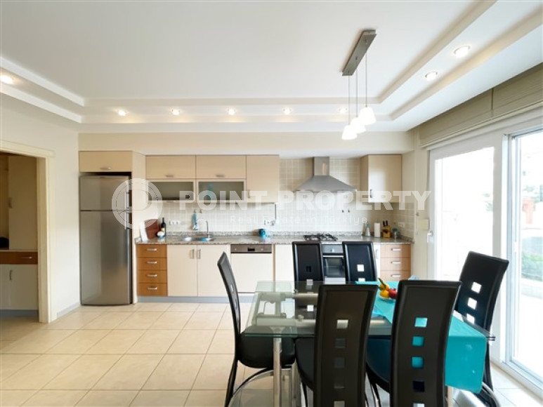 Furnished two bedroom apartment, 110m², in a cozy residence in Oba, Alanya-id-2505-photo-10