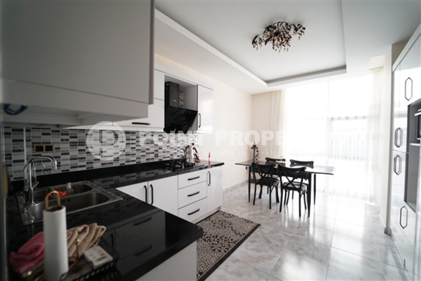 Luxurious 3+1 apartment, with a separate kitchen and an area of 160 m2, in the prestigious Oba district. 800 meters to the sea-id-2510-photo-6