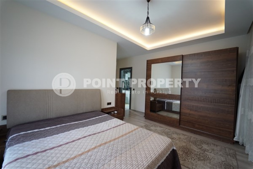 Luxurious 3+1 apartment, with a separate kitchen and an area of 160 m2, in the prestigious Oba district. 800 meters to the sea-id-2510-photo-8