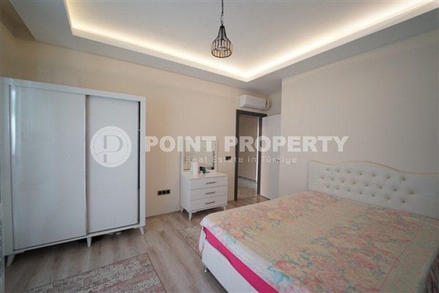 Luxurious 3+1 apartment, with a separate kitchen and an area of 160 m2, in the prestigious Oba district. 800 meters to the sea-id-2510-photo-10