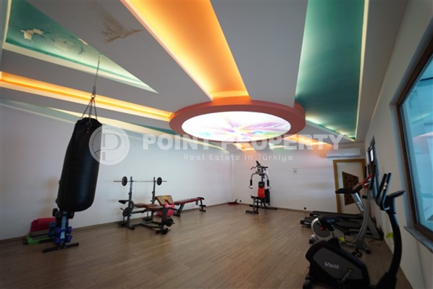 Luxurious 3+1 apartment, with a separate kitchen and an area of 160 m2, in the prestigious Oba district. 800 meters to the sea-id-2510-photo-24