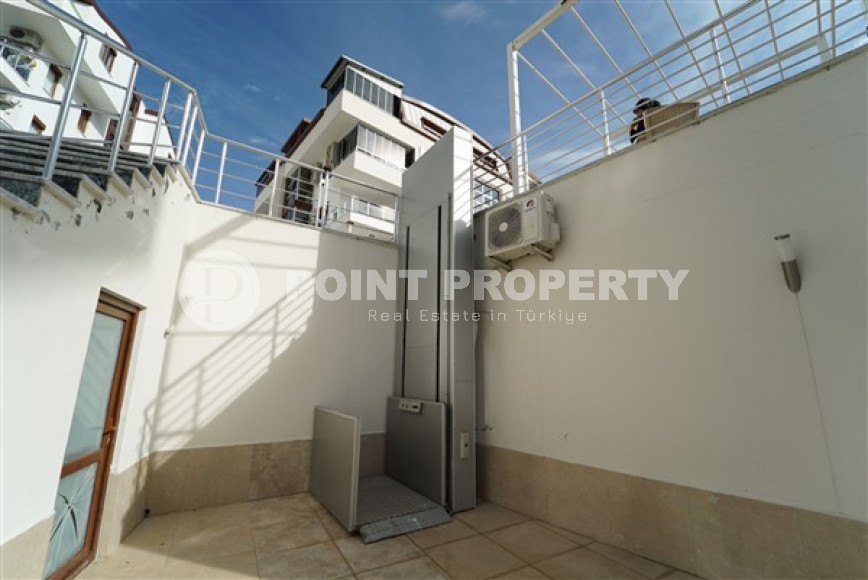 Luxurious 3+1 apartment, with a separate kitchen and an area of 160 m2, in the prestigious Oba district. 800 meters to the sea-id-2510-photo-28